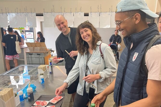 Tokyo Tsukiji Fish Market Food Tour with 6+ Food Tastings